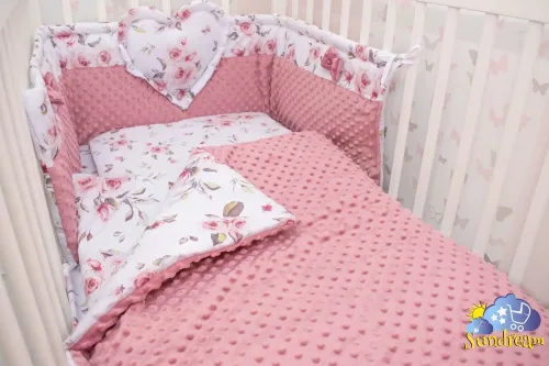 zestaw-do-lozeczka-z-ochraniaczem-z-sercem-roze-angielskie-z-brudnym-rozem