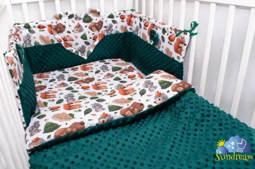 zestaw-do-lozeczka-z-ochraniaczem-z-sercem-lesne-zwierzaki-z-butelkowym-minky