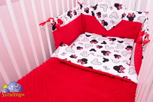 zestaw-do-lozeczka-z-ochraniaczem-z-sercem-miki-glowki-czerwona-z-czerwonym-minky.webp